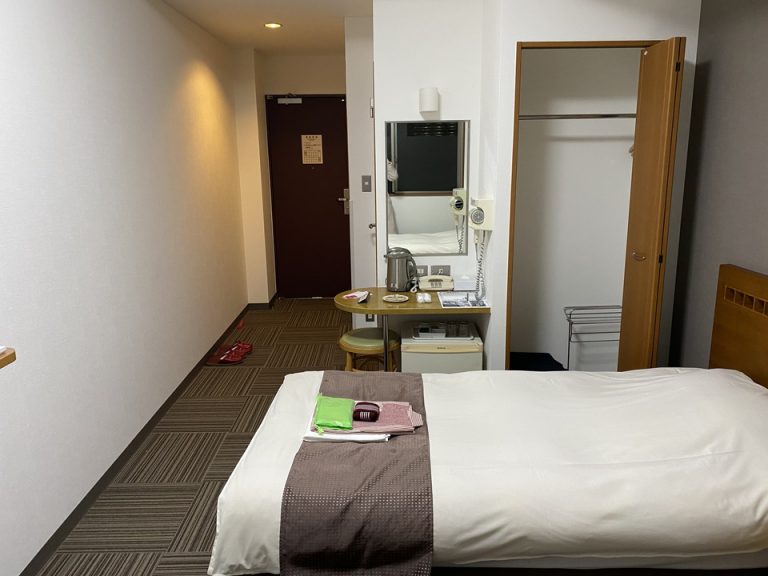 客室全体(窓際方向)