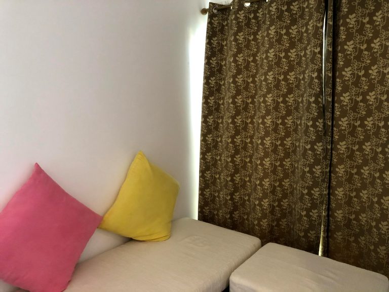 客室全体(窓際方向)