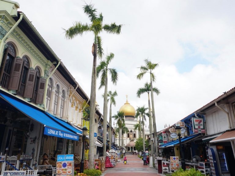 宿はアラブストリート周辺です