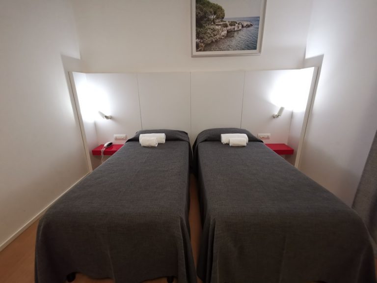 シングルベッド2台