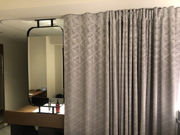 ベッドから洗面