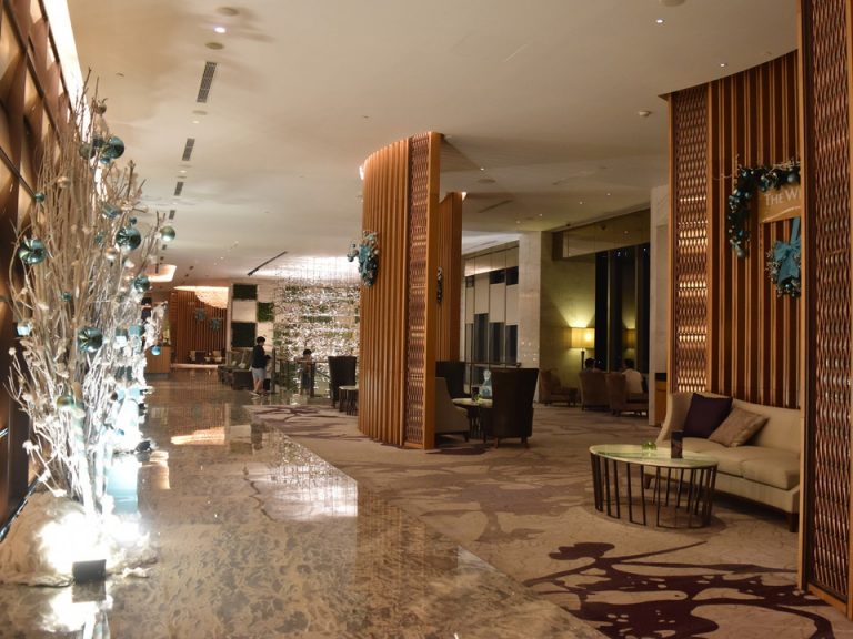 ロビー全体02