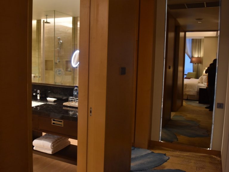 バスルーム入り口