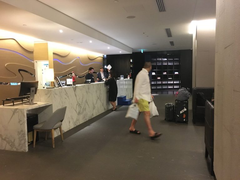 フロント