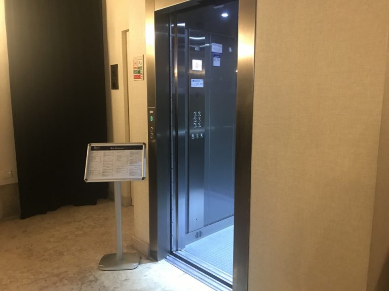 エレベーターホール