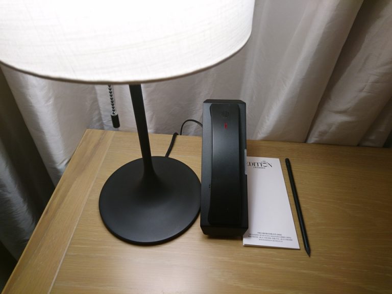 デスク上の電話