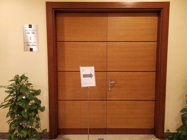 団体用朝食会場入口