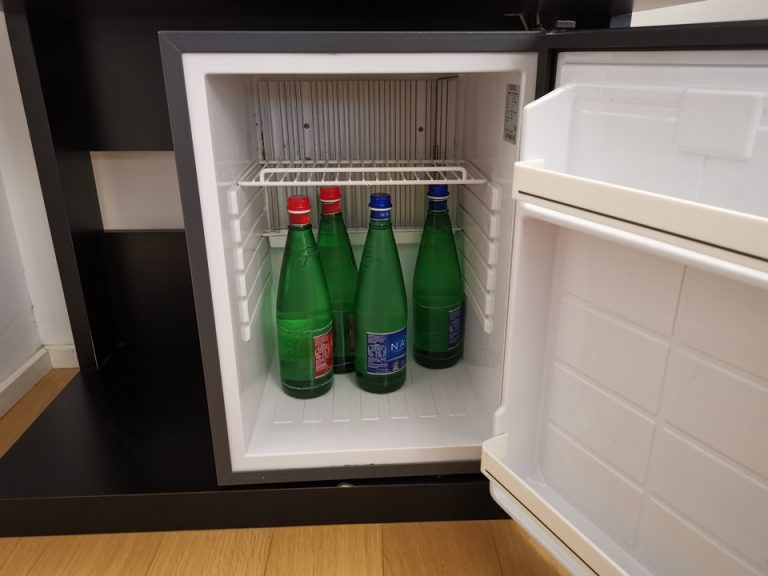 冷蔵庫(開けた状態)