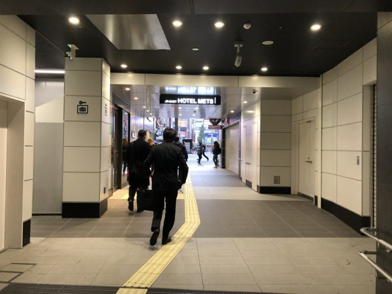 ホテル前