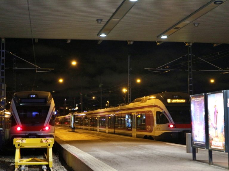 ホテルのすぐ横がVRの駅です。