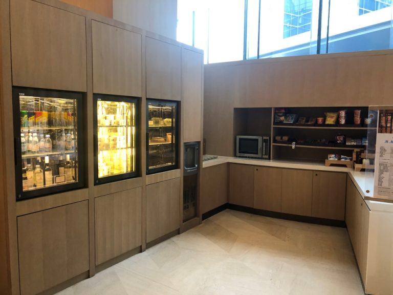 売店(ハイアットハウス側)1