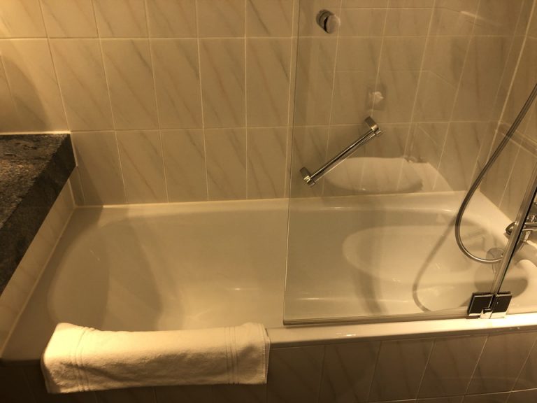 バスタブ