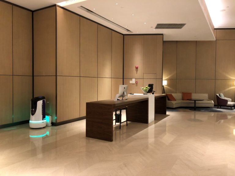 コンシェルジェ(ハイアットプレイス側)