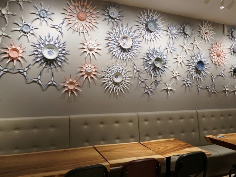 個性的な内装の朝食会場