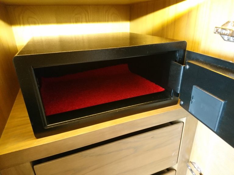 セーフティボックス(開けた状態)