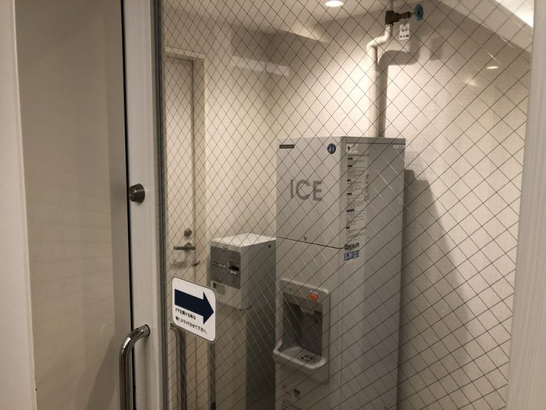 客室階10階エレベーターホール 製氷機