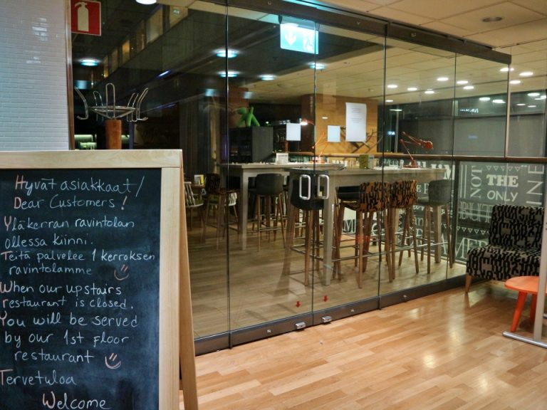 二階に朝食会場がありました