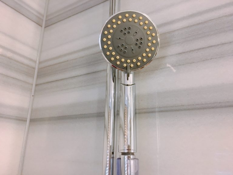 シャワールーム シャワー