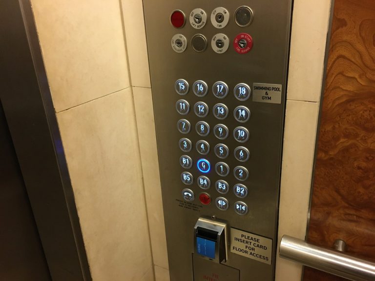 エレベーター階数ボタン