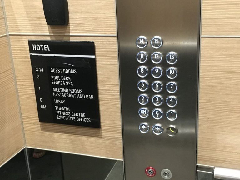 エレベーター階数ボタン