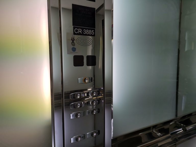 エレベーター階数ボタン