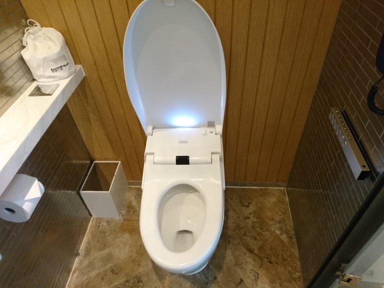 自動でフタが開きます