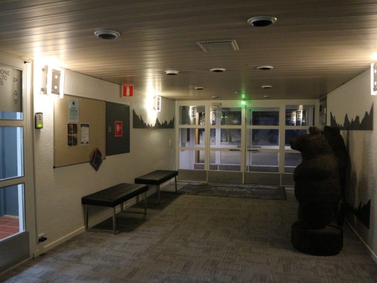 宿泊棟KONTIOエントランス (1)