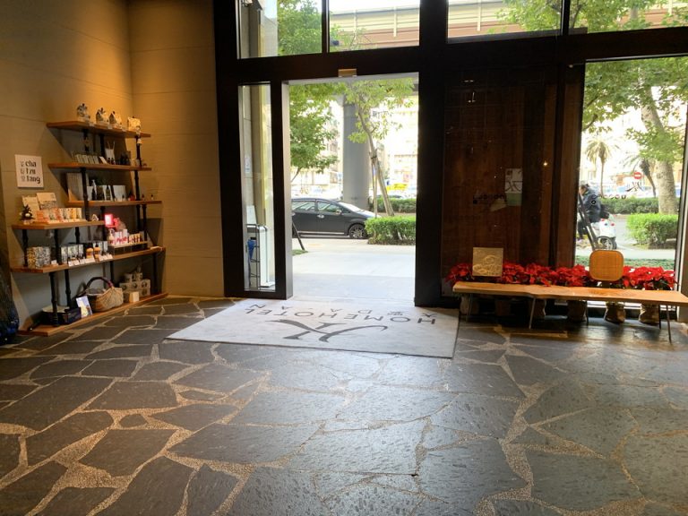 玄関、ロビー_エントランス内観