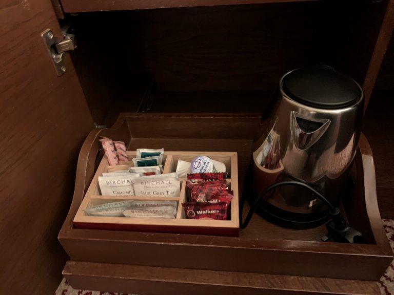 客室_ミニバー・カフェコーナー