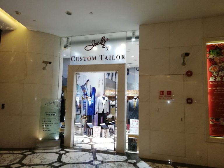 ロビー階にショップ