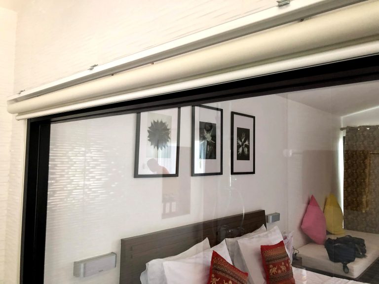 バスルームロールスクリーン