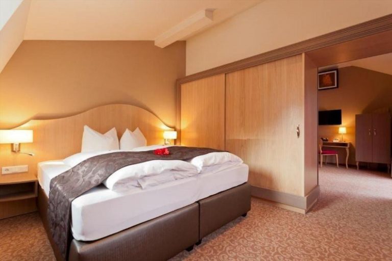 de1504798e9ca6083babe1b846b004f2