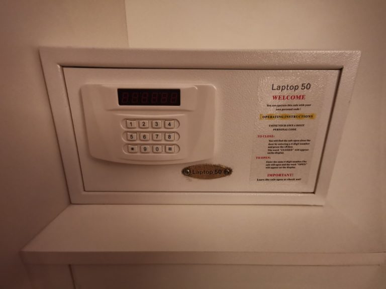 セーフティーボックス(閉めた状態)