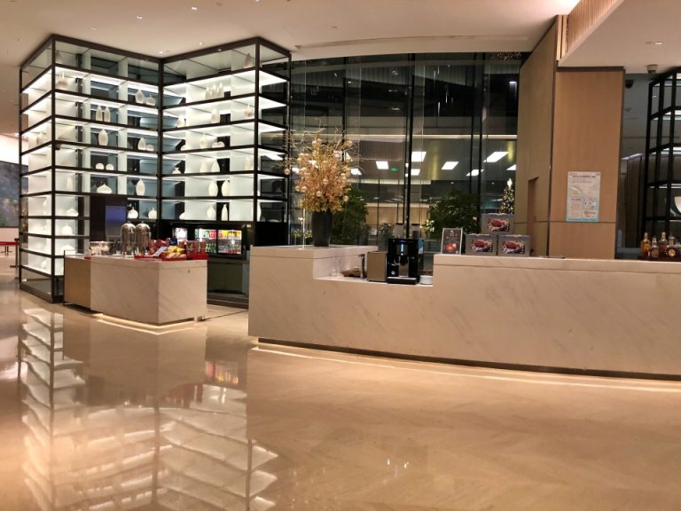 売店(ハイアットプレイス側)1