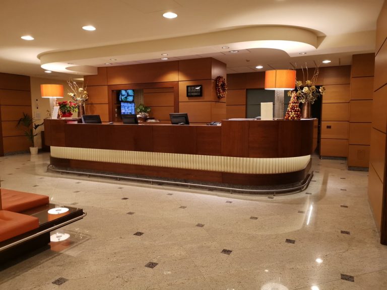 フロントカウンター