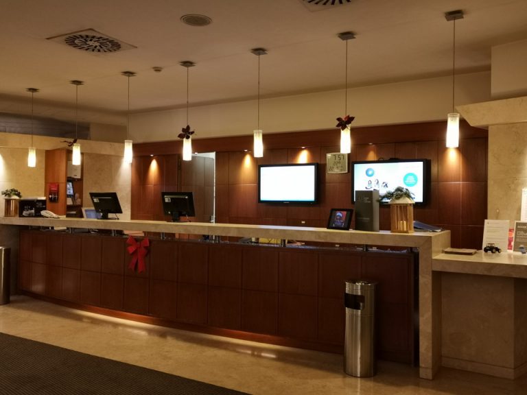 フロントカウンター