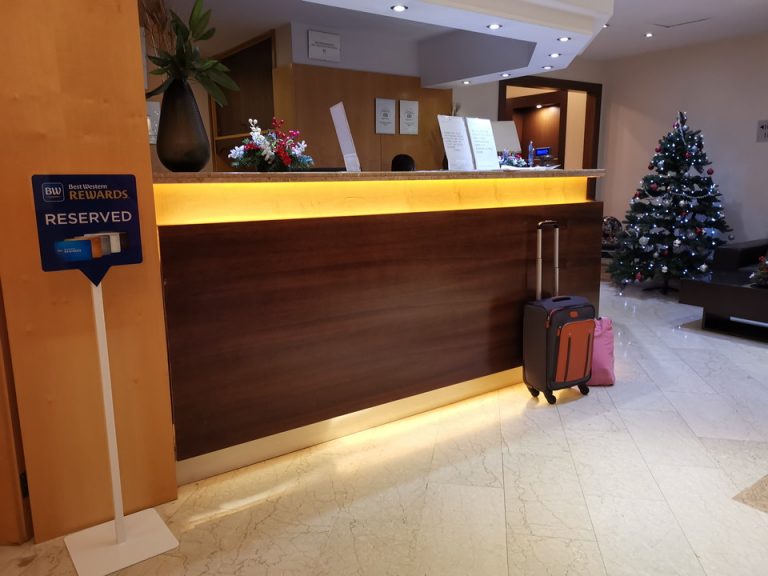 フロントカウンター