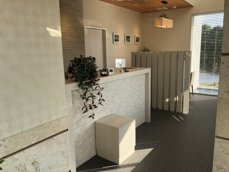 フロントカウンター