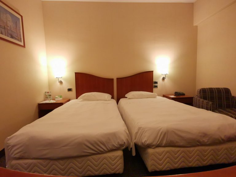 シングルベッドが2つ