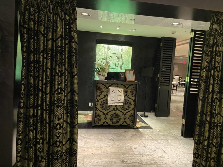 レストラン入口