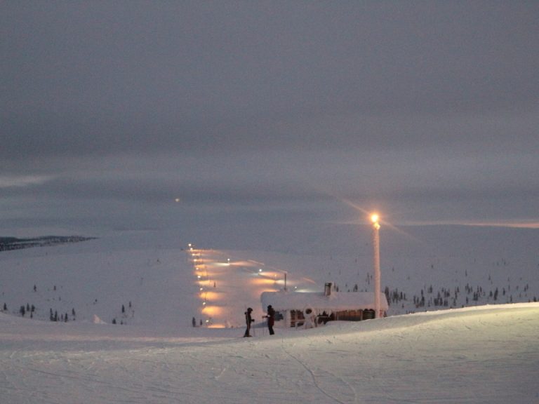 スキー場ゲレンデ