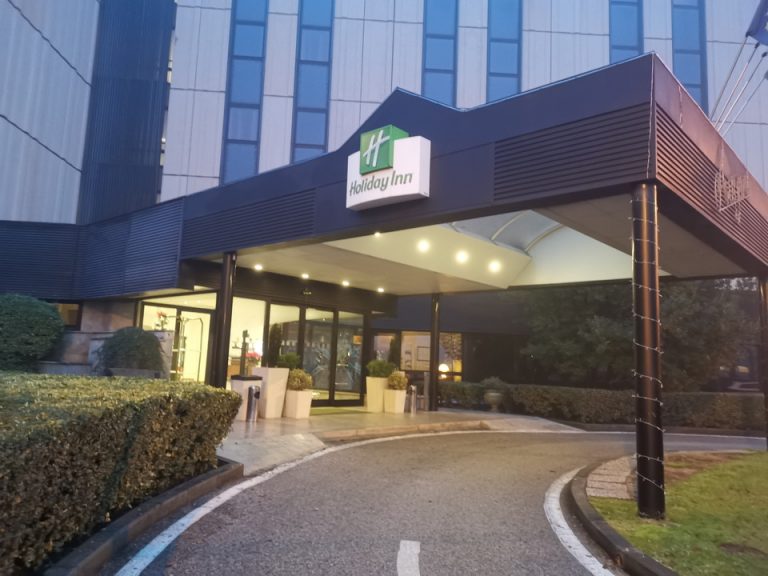 エントランス外観