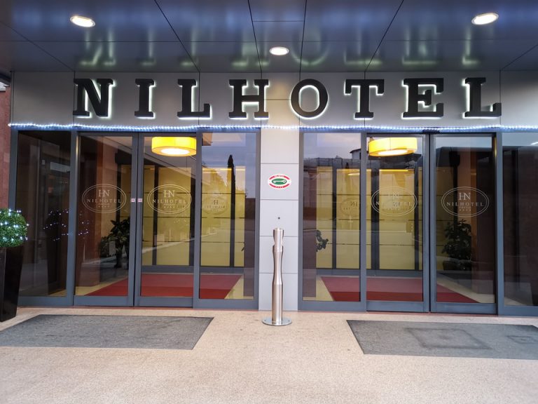 エントランス外観