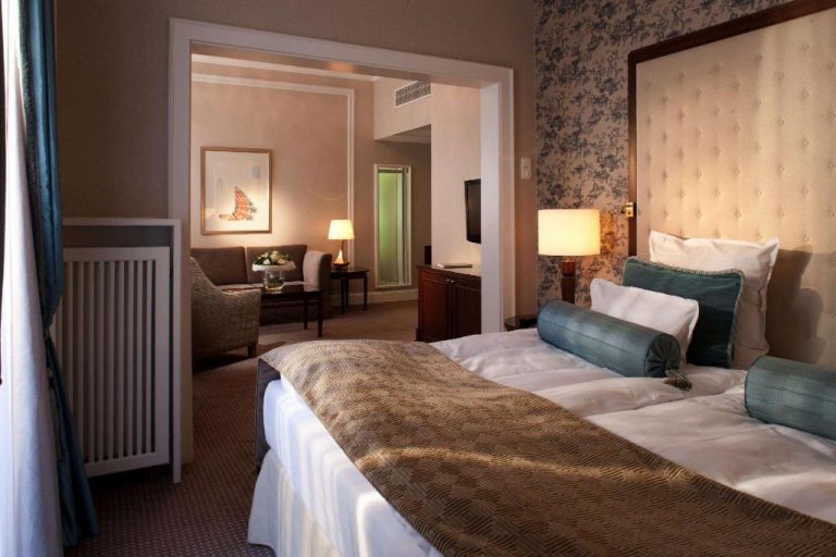 ed2de74aa36544d5eb3160045a03c32f