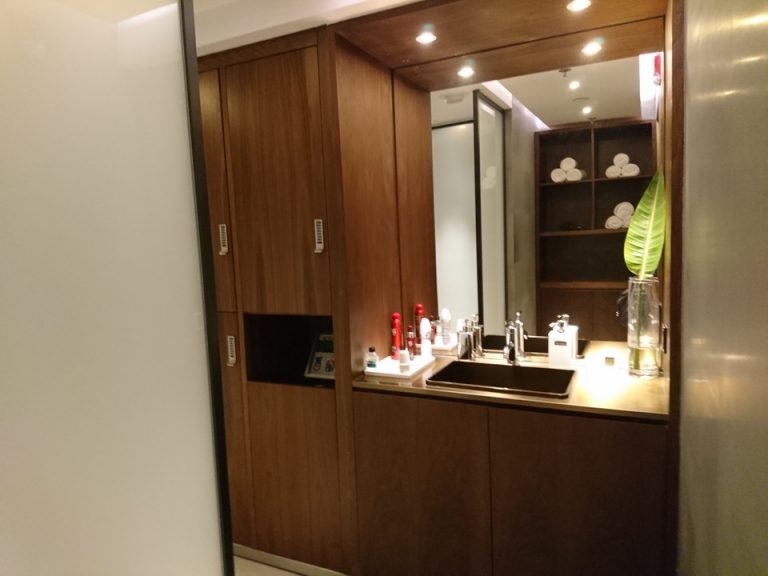 更衣室ドレッサー