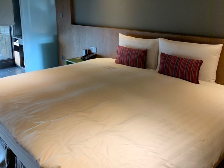 客室_ベッド全体 (2)