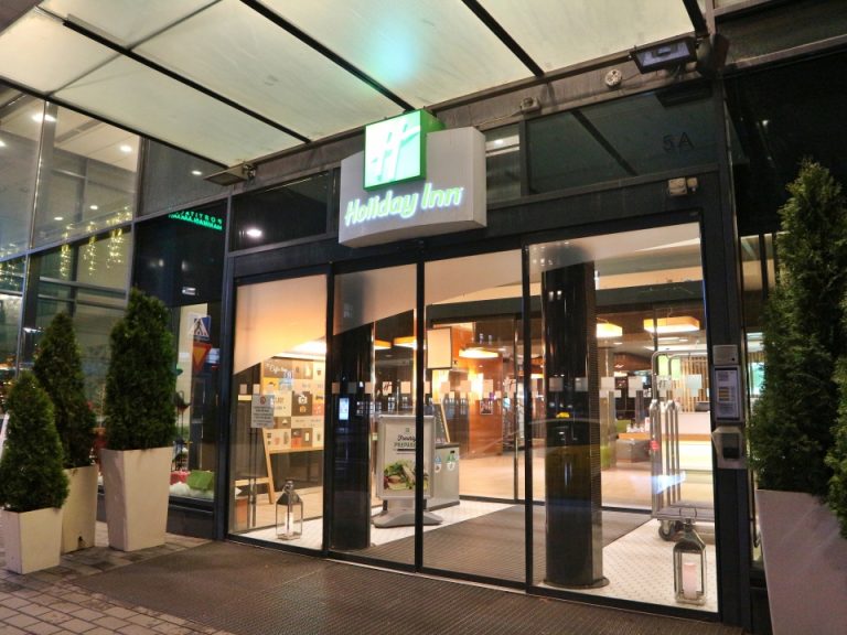 ホテルエントランス