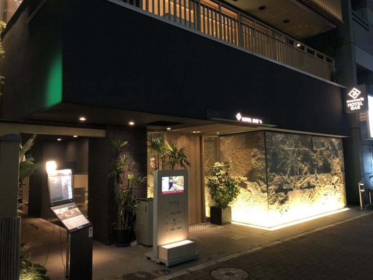 ホテルエントランス