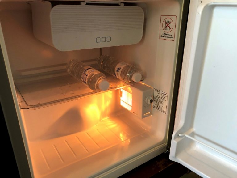 冷蔵庫(開けた状態)