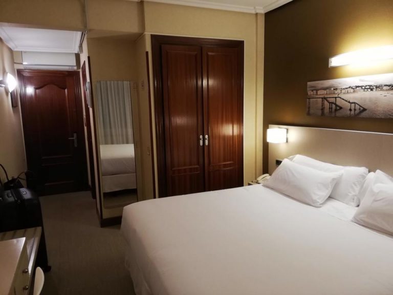 客室全体(入口方向)2